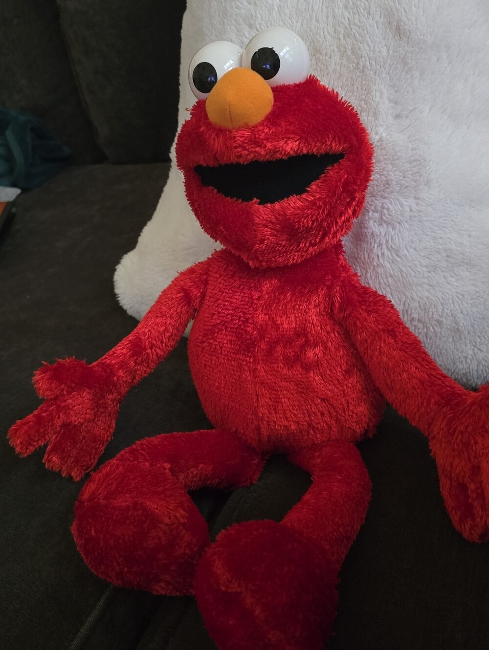 17 To 18th Inchs Elmo Plush Toy - Brand: Sessame Street